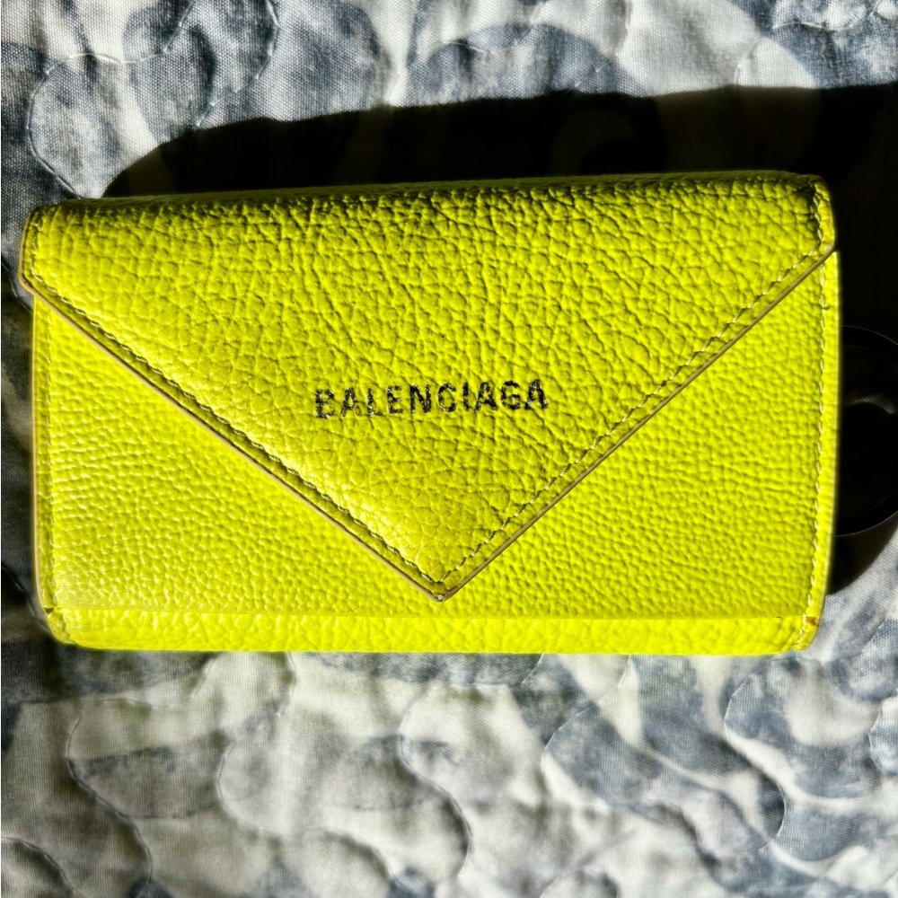 BALENCIAGA MINI KEY/ WALLET in Calfskin GUC - Picture 2 of 12